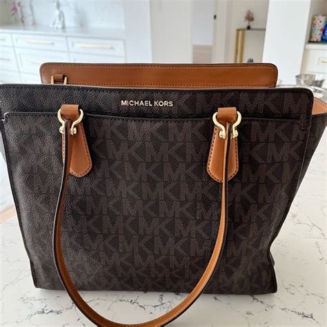 michael kors dee dee signature large convertible tote brown plum|MICHAEL Michael Kors Dee Dee Tote Signature Brown Large .